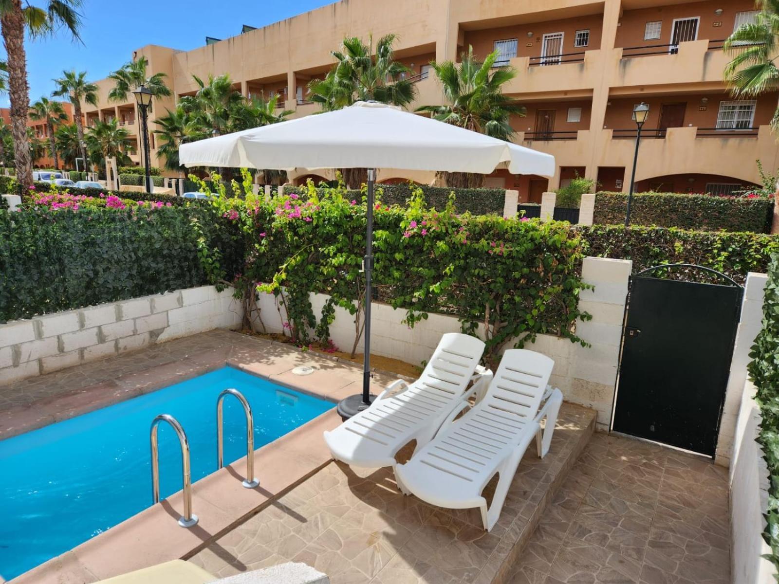 Bajo Precioso En Primera Linea De Vera-playa Con Piscina Privada Y Terraza! Apartment
